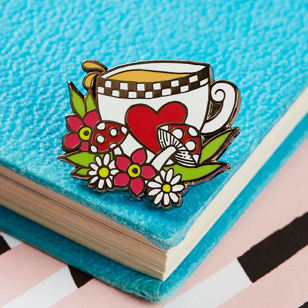Alice_Tea_Enamel_Pin_-_Alice_in_Wonderland_-_Punky_Pins